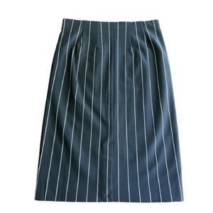 NWT- T Tahari Pull On Black & White Pinstripe Pencil Skirt- Size Small